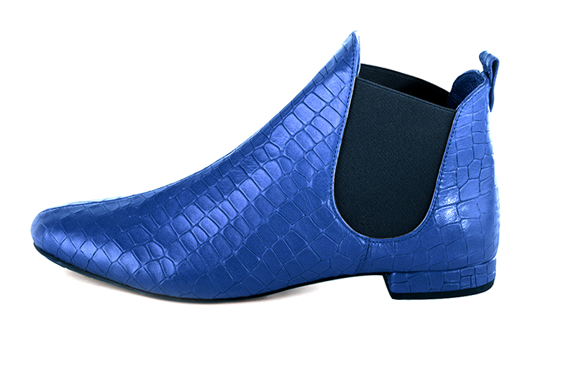 Electric blue and matt black women's ankle boots, with elastics. Round toe. Flat block heels. Profile view - Florence KOOIJMAN